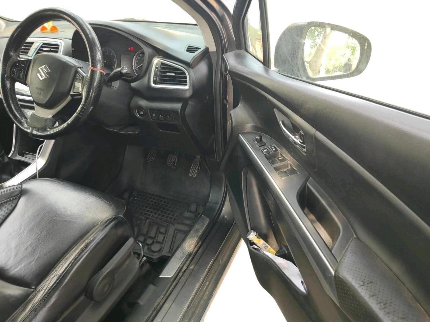 2018 Maruti S Cross ALPHA 1.3, Diesel, Manual, 1,07,679 km, interior