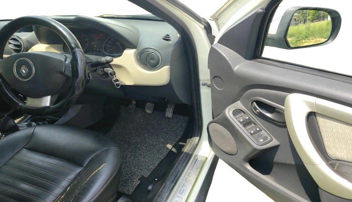 2014 Renault Duster 85 PS RXL DIESEL (OPT), Diesel, Manual, 1,11,668 km, interior