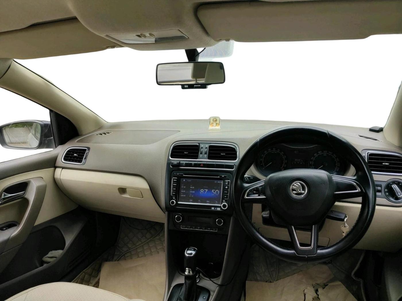 2015 Skoda Rapid 1.5 TDI CR ELEGANCE AT, Diesel, Automatic, 1,05,403 km, interior