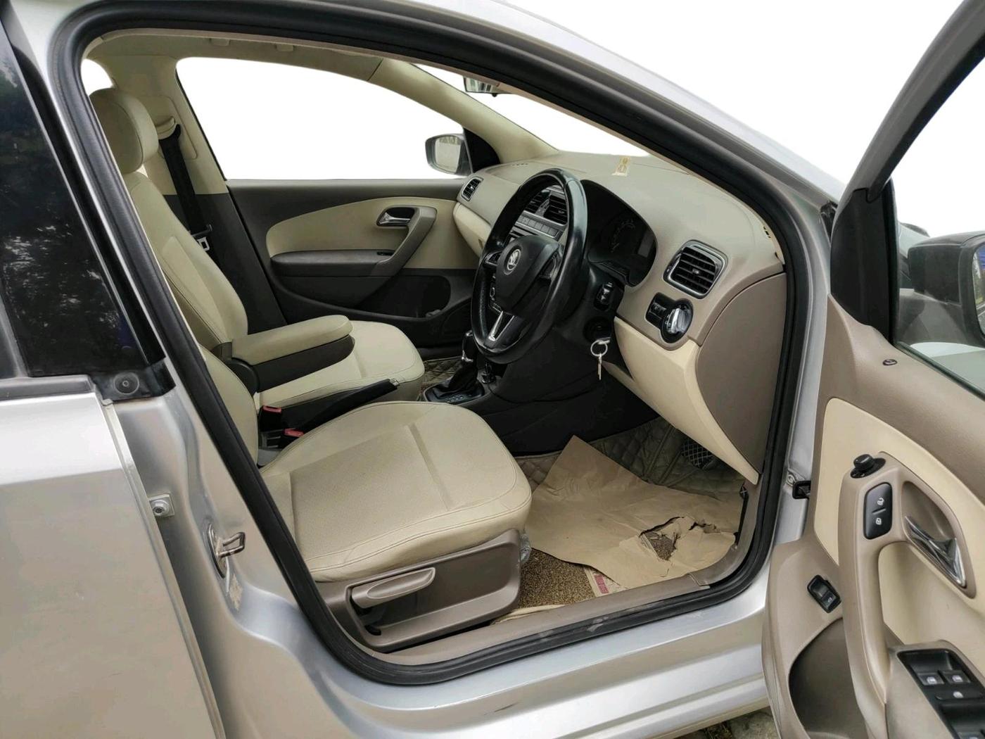 2015 Skoda Rapid 1.5 TDI CR ELEGANCE AT, Diesel, Automatic, 1,05,403 km, interior