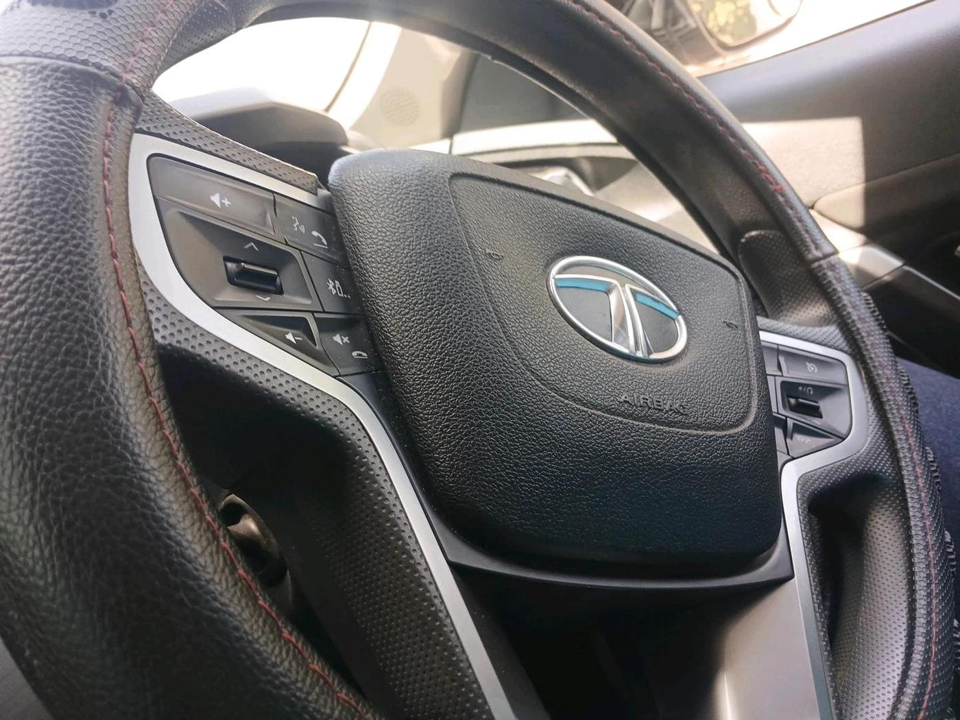 2021 Tata Safari XT PLUS, Diesel, Manual, 36,900 km, interior
