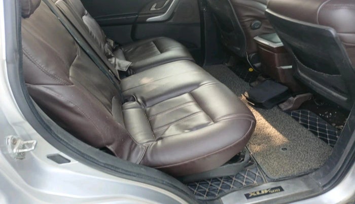 2012 Mahindra XUV500 W8, Diesel, Manual, 1,00,603 km, interior