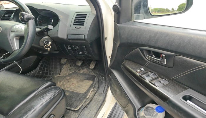 2016 Toyota Fortuner 3.0 4X4 MT, Diesel, Manual, 1,39,250 km, interior