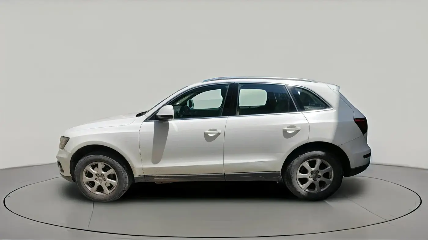 2012 Audi Q5 2.0 TDI QUATTRO, Diesel, Automatic, 1,29,437 km, exterior