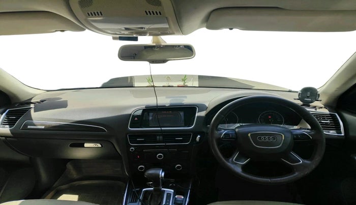 2012 Audi Q5 2.0 TDI QUATTRO, Diesel, Automatic, 1,29,437 km, interior