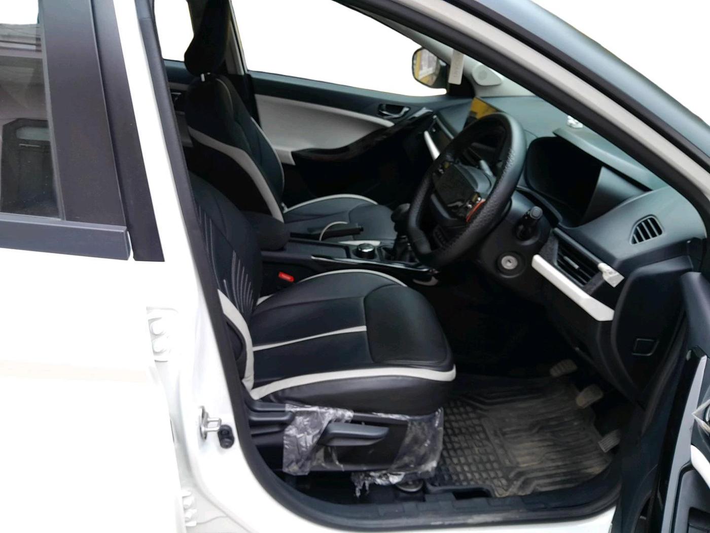 2025 Tata NEXON Pure Plus (S) 1.2 Petrol 6MT, Petrol, Manual, 16,452 km, interior