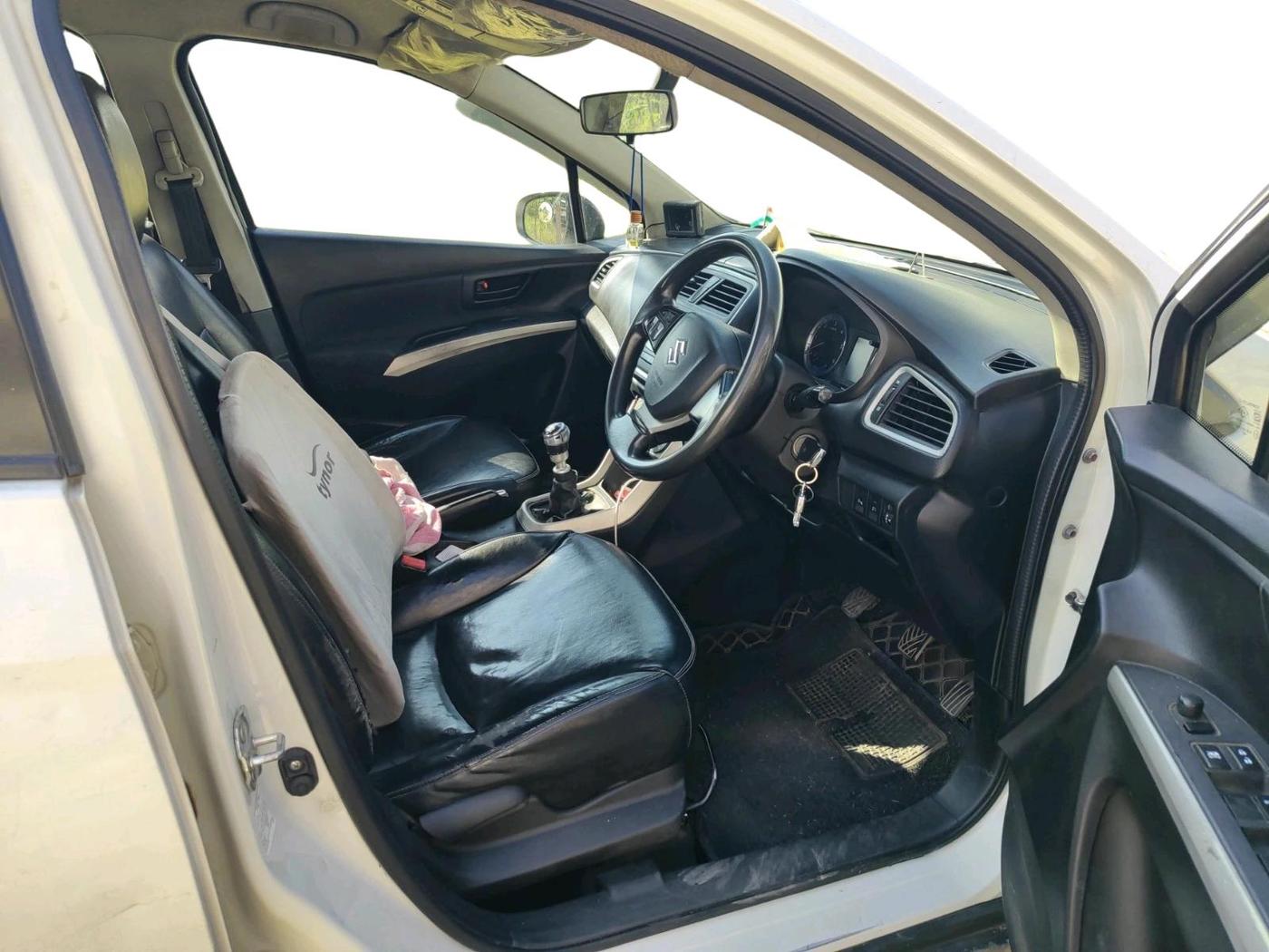 2015 Maruti S Cross DELTA 1.6, Diesel, Manual, 2,97,330 km, interior