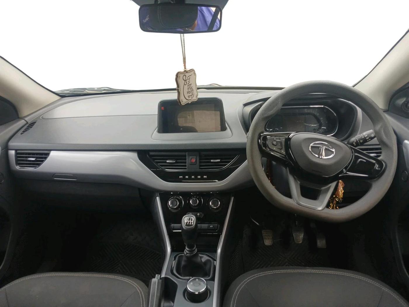 2022 Tata NEXON XM PLUS SUNROOF PETROL, Petrol, Manual, 20,746 km, interior