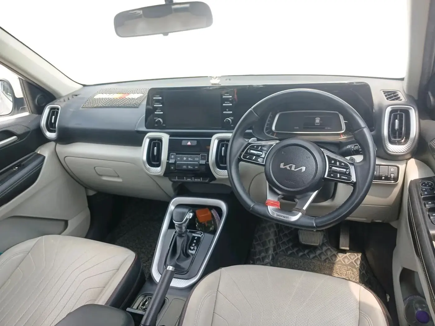2023 KIA SONET HTX 1.0 DCT, Petrol, Automatic, 29,875 km, interior