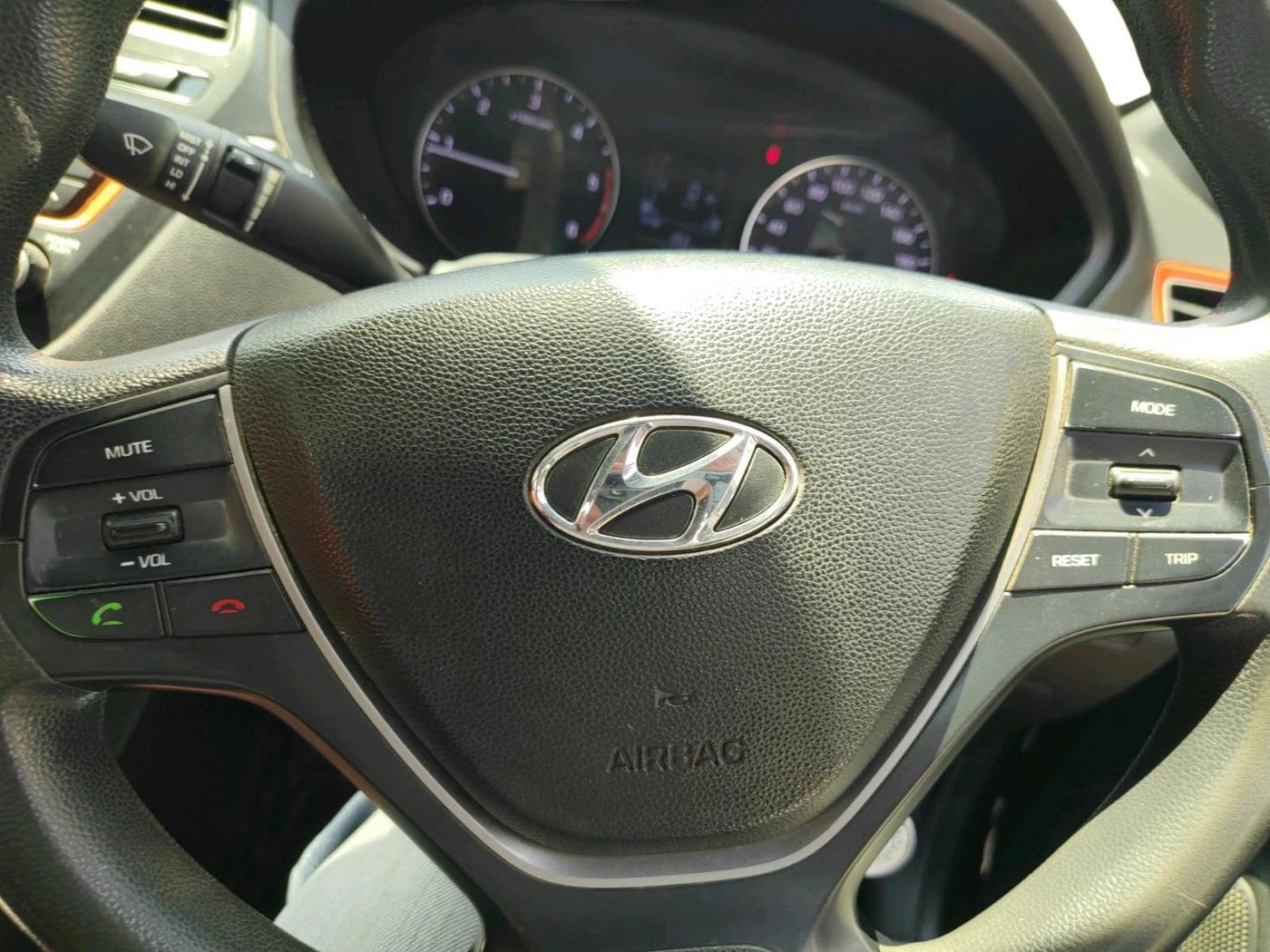 2016 Hyundai i20 Active 1.4 S, Diesel, Manual, 1,25,315 km, interior