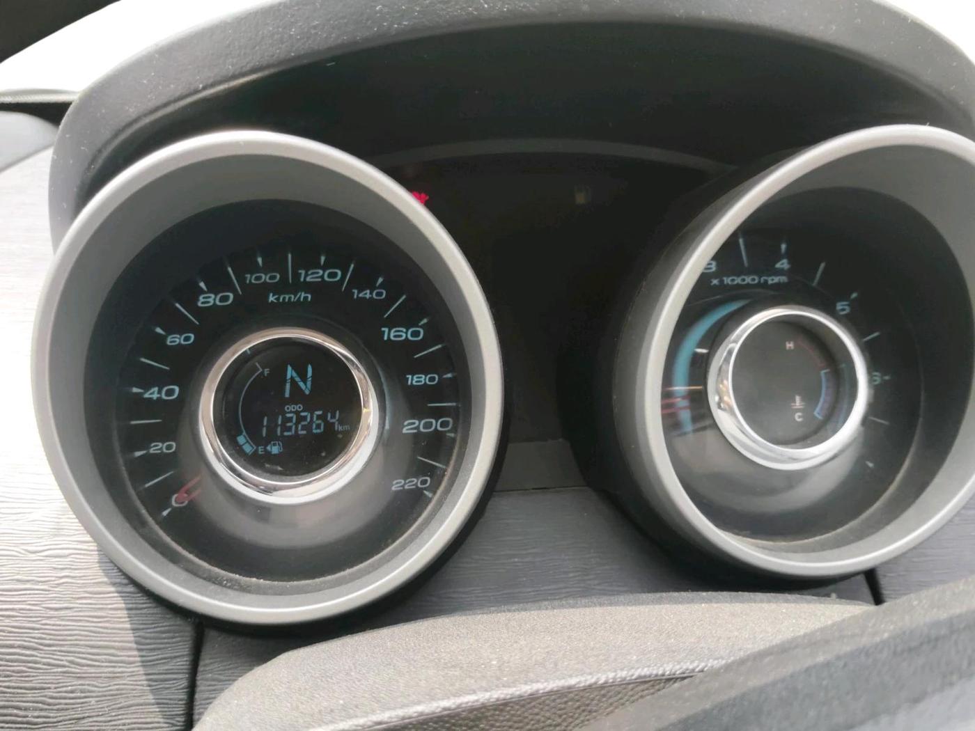 2016 Mahindra XUV500 W6 1.99, Diesel, Manual, 1,13,264 km, interior