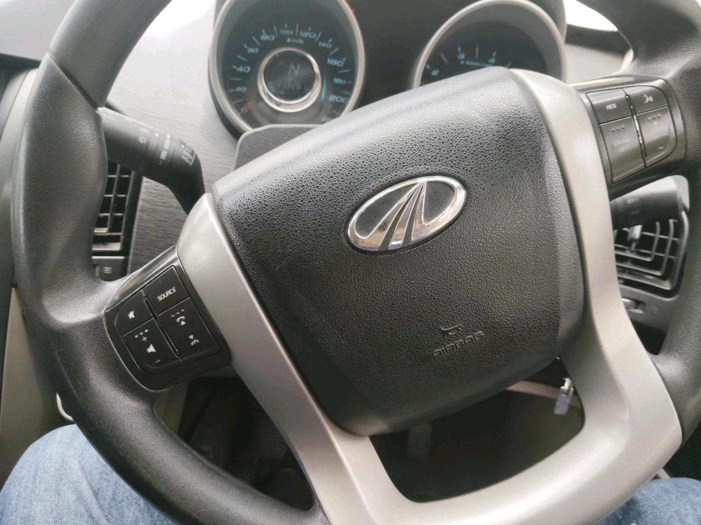 2016 Mahindra XUV500 W6 1.99, Diesel, Manual, 1,13,264 km, interior
