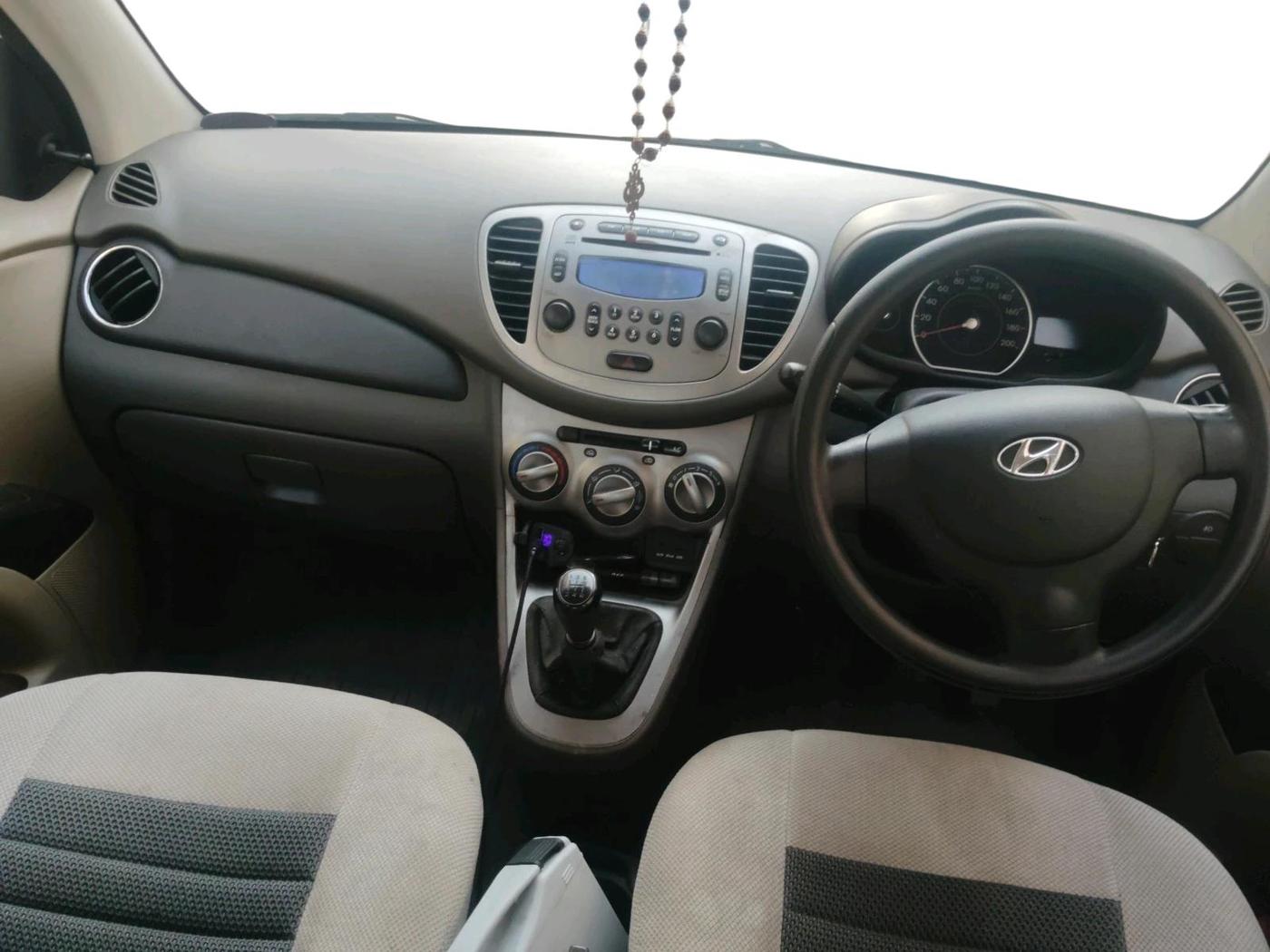 2015 Hyundai i10 SPORTZ 1.2, Petrol, Manual, 43,237 km, interior