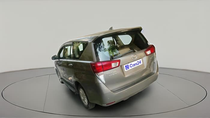 2020 Toyota Innova Crysta 2.4 G 7 STR, Diesel, Manual, 2,72,890 km, exterior