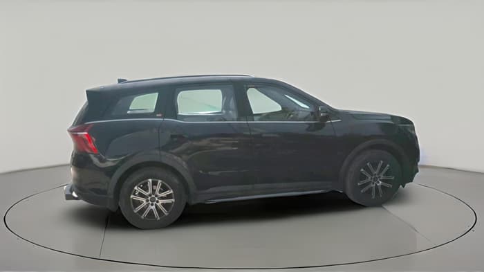 2023 Mahindra XUV700 AX 7 LUXURY D AT 7 STR, Diesel, Automatic, 34,159 km, exterior