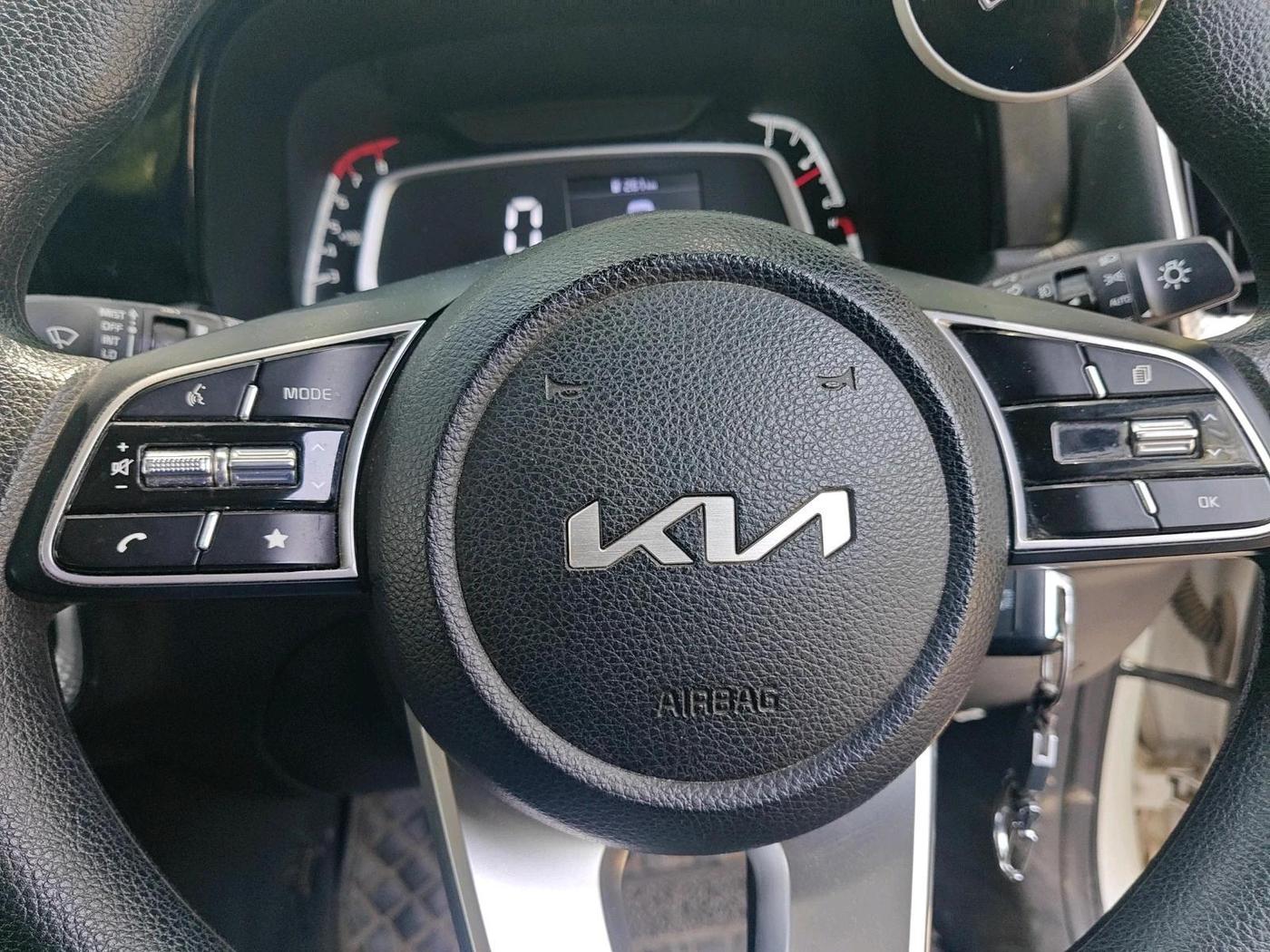 2022 KIA SONET HTK PLUS 1.2, Petrol, Manual, 27,160 km, interior