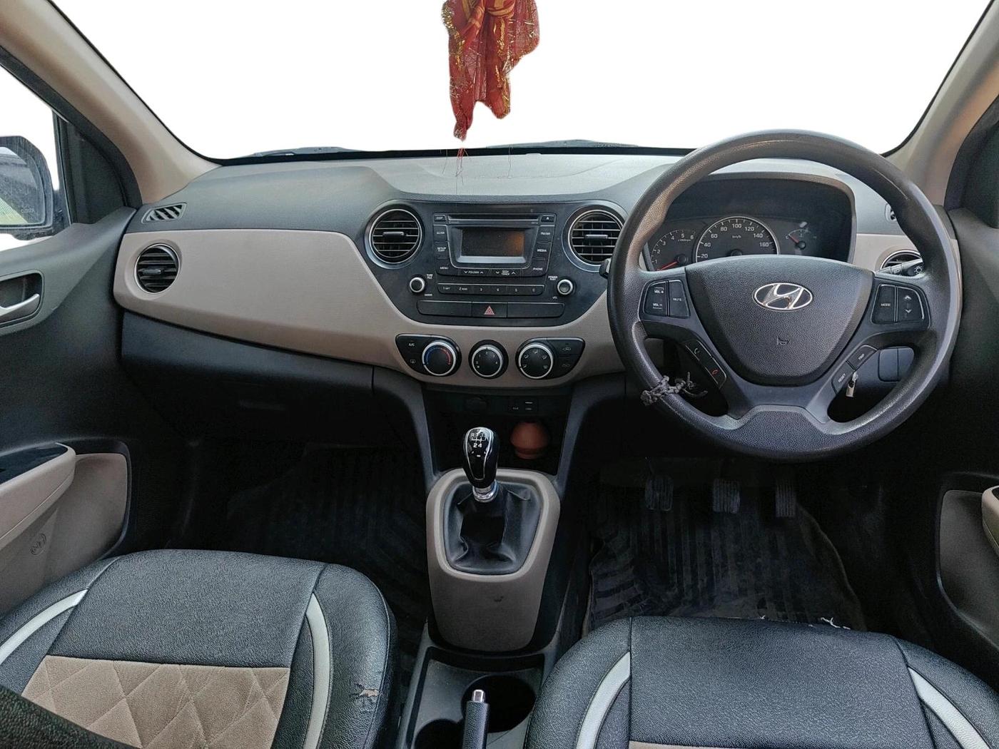 2015 Hyundai Grand i10 SPORTZ 1.1 CRDI, Diesel, Manual, 1,14,472 km, interior