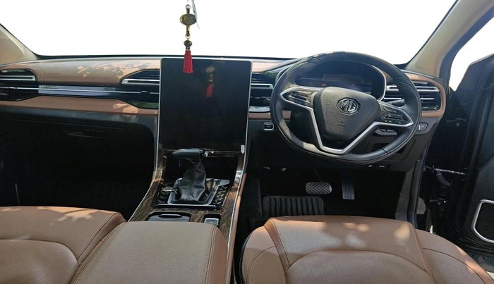 2023 MG HECTOR PLUS SAVVY PRO 1.5 TURBO CVT 6 STR, Petrol, Automatic, 21,903 km, interior
