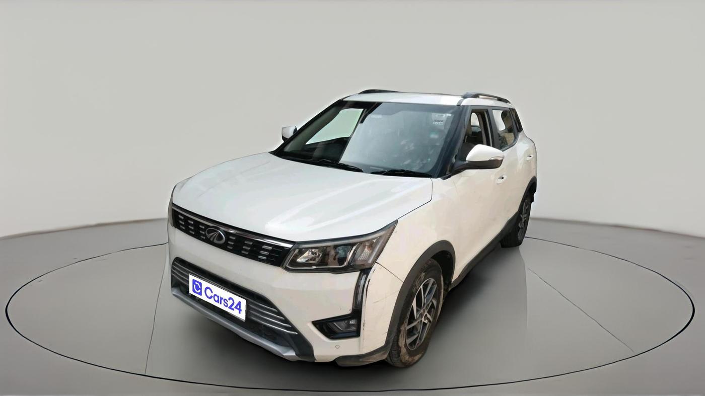 2022 Mahindra XUV300 W8 (O) 1.5 DIESEL, Diesel, Manual, 1,25,741 km, exterior
