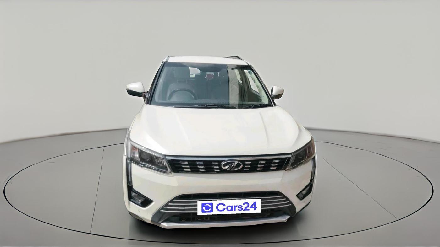 2022 Mahindra XUV300 W8 (O) 1.5 DIESEL, Diesel, Manual, 1,25,741 km, exterior