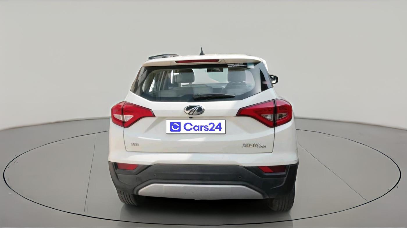 2022 Mahindra XUV300 W8 (O) 1.5 DIESEL, Diesel, Manual, 1,25,741 km, exterior