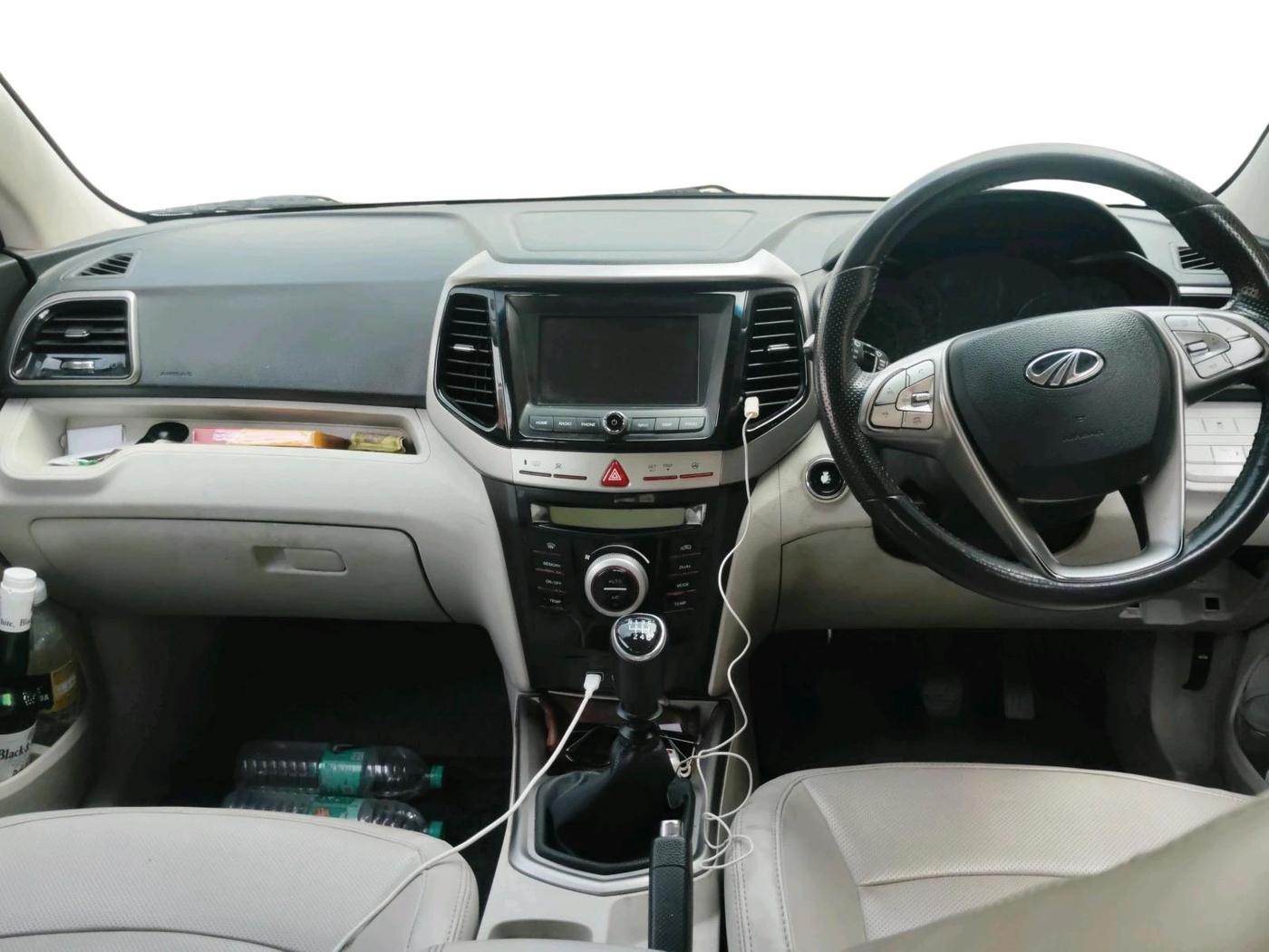 2022 Mahindra XUV300 W8 (O) 1.5 DIESEL, Diesel, Manual, 1,25,741 km, interior