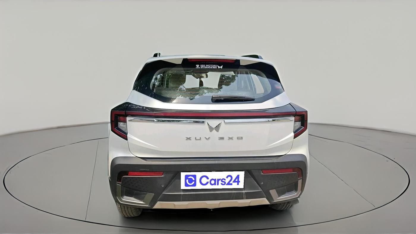 2024 Mahindra XUV 3XO AX5 1.2 L TCMPFi, Petrol, Manual, 8,565 km, exterior