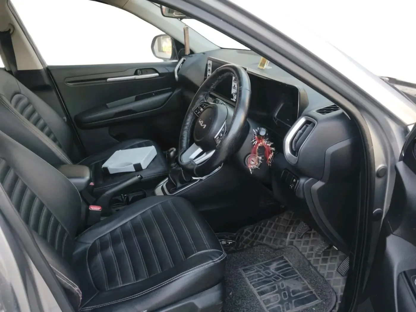 2021 KIA SONET HTK PLUS 1.2, Petrol, Manual, 35,871 km, interior