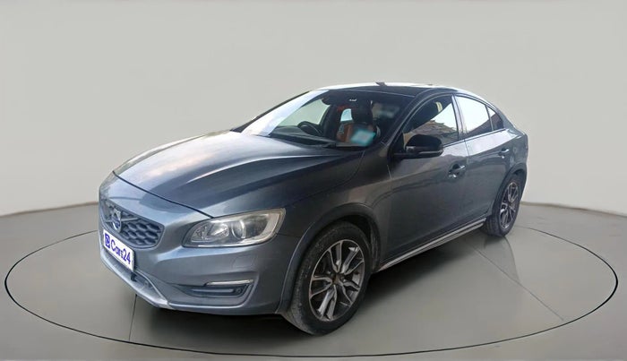 2017 Volvo S60 CROSS COUNTRY INSCRIPTION, Diesel, Automatic, 1,01,874 km, exterior