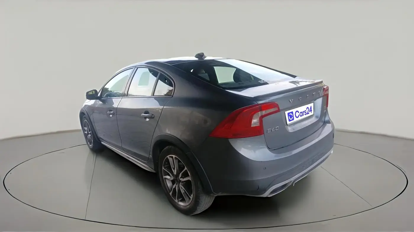 2017 Volvo S60 CROSS COUNTRY INSCRIPTION, Diesel, Automatic, 1,01,874 km, exterior