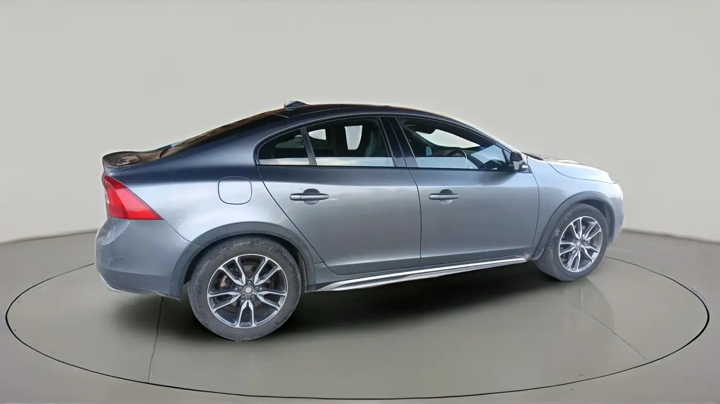 2017 Volvo S60 CROSS COUNTRY INSCRIPTION, Diesel, Automatic, 1,01,874 km, exterior