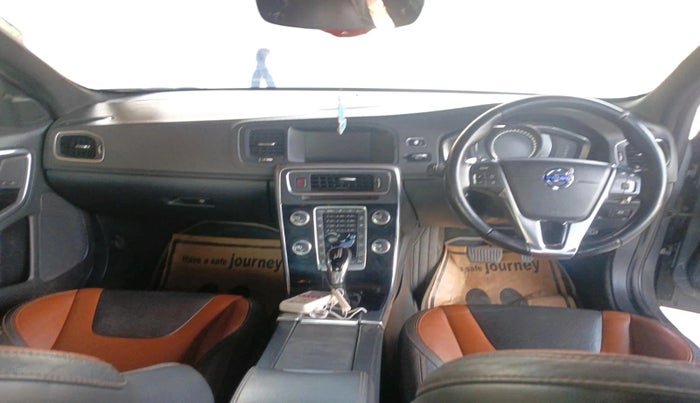 2017 Volvo S60 CROSS COUNTRY INSCRIPTION, Diesel, Automatic, 1,01,874 km, interior