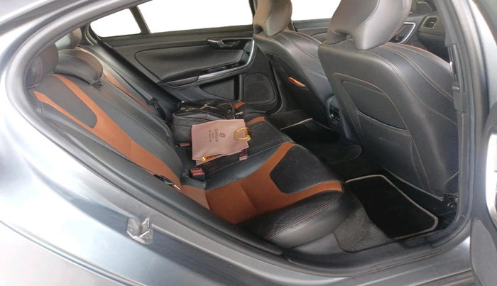 2017 Volvo S60 CROSS COUNTRY INSCRIPTION, Diesel, Automatic, 1,01,874 km, interior