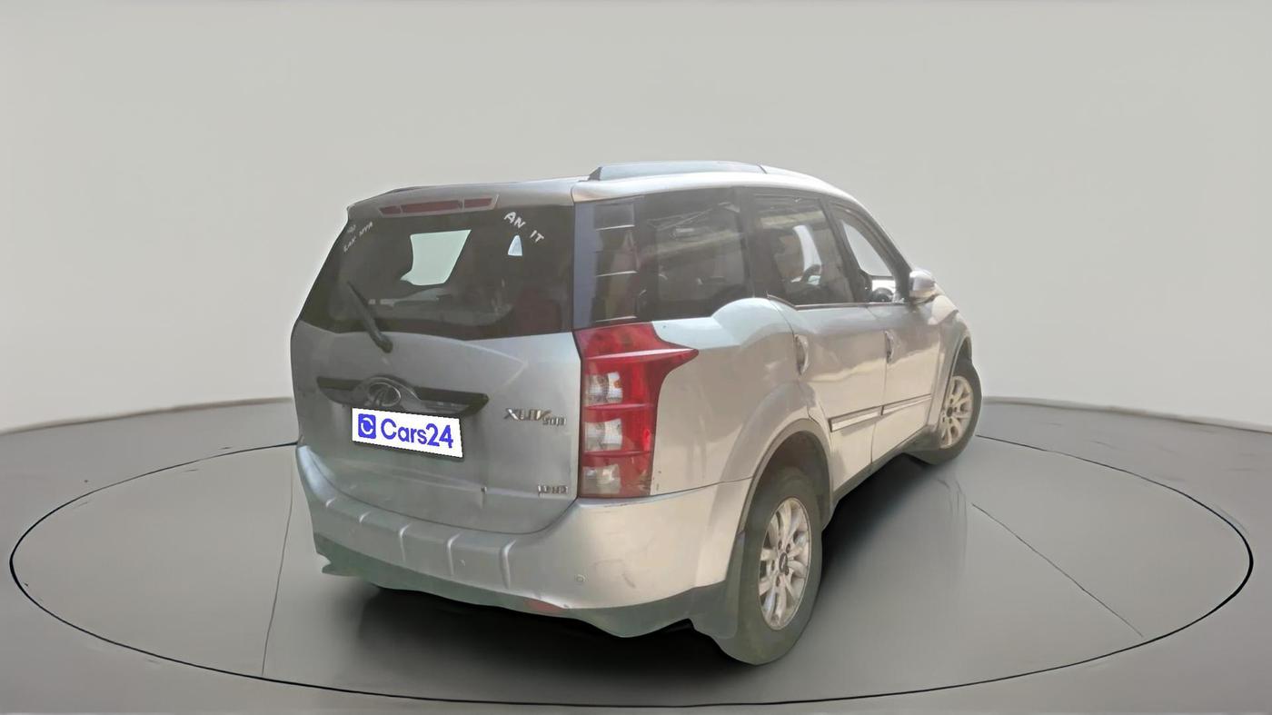 2015 Mahindra XUV500 W10, Diesel, Manual, 2,12,236 km, exterior