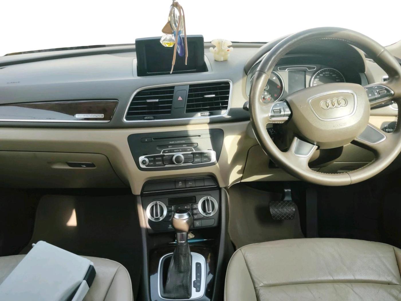2013 Audi Q3 2.0 TDI QUATTRO, Diesel, Automatic, 1,02,677 km, interior