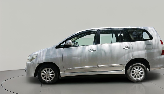 2014 Toyota Innova 2.5 VX 7 STR, Diesel, Manual, 1,75,689 km, exterior
