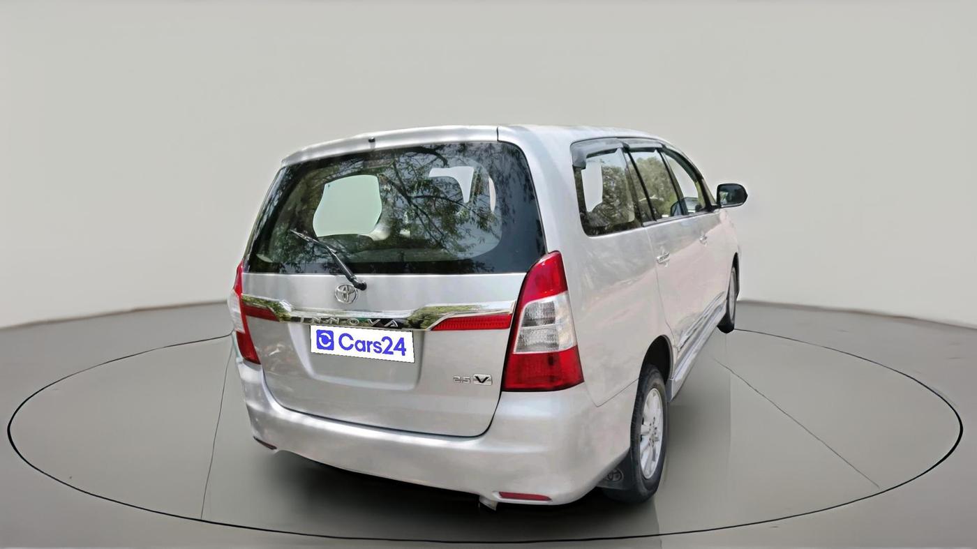 2014 Toyota Innova 2.5 VX 7 STR, Diesel, Manual, 1,75,689 km, exterior
