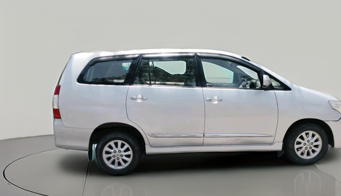 2014 Toyota Innova 2.5 VX 7 STR, Diesel, Manual, 1,75,689 km, exterior