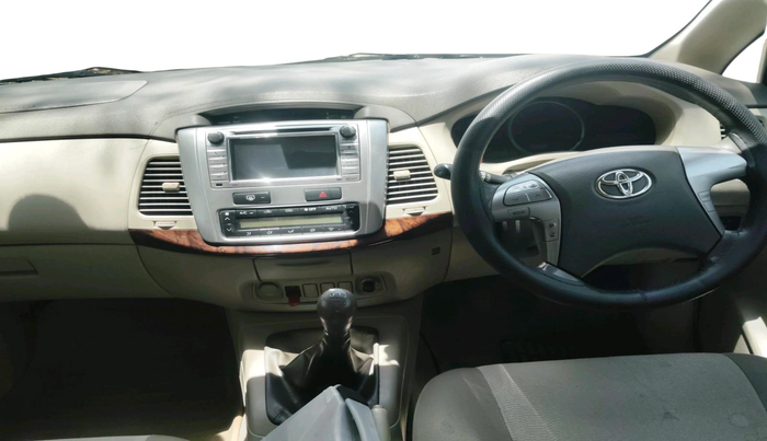 2014 Toyota Innova 2.5 VX 7 STR, Diesel, Manual, 1,75,689 km, interior