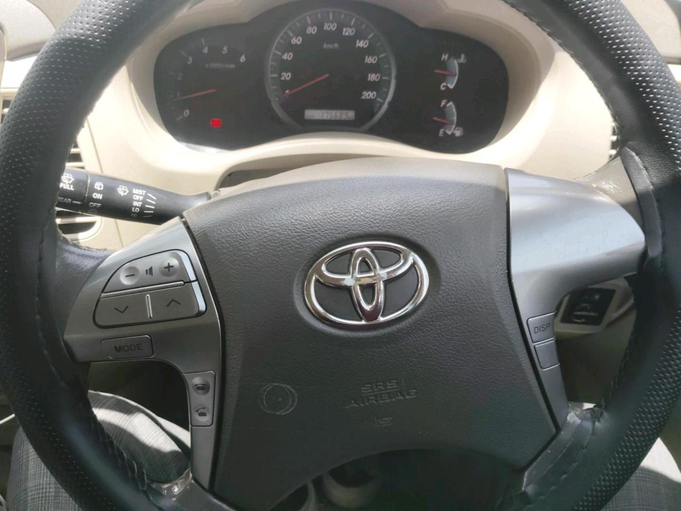 2014 Toyota Innova 2.5 VX 7 STR, Diesel, Manual, 1,75,689 km, interior