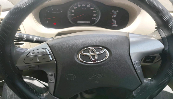 2014 Toyota Innova 2.5 VX 7 STR, Diesel, Manual, 1,75,689 km, interior