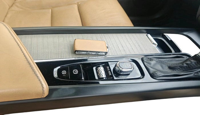 2018 Volvo XC 60 D5 INSCRIPTION, Diesel, Automatic, 81,206 km, interior