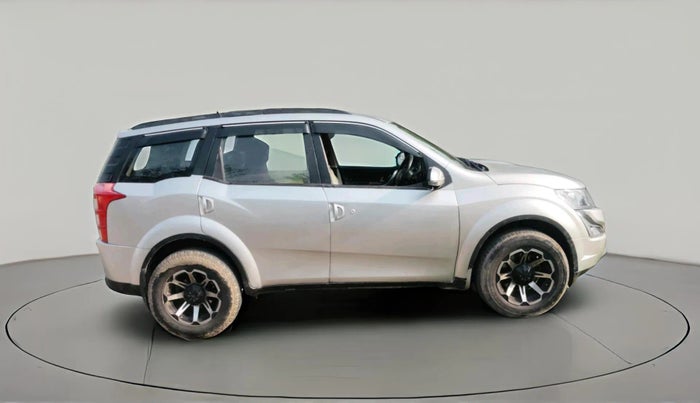 2015 Mahindra XUV500 W6, Diesel, Manual, 1,67,348 km, exterior