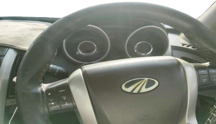 2015 Mahindra XUV500 W6, Diesel, Manual, 1,67,348 km, interior