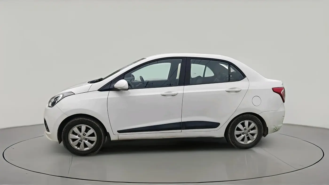 2016 Hyundai Xcent SX 1.2, CNG, Manual, 1,02,477 km, exterior
