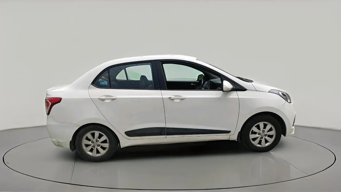 2016 Hyundai Xcent SX 1.2, CNG, Manual, 1,02,477 km, exterior