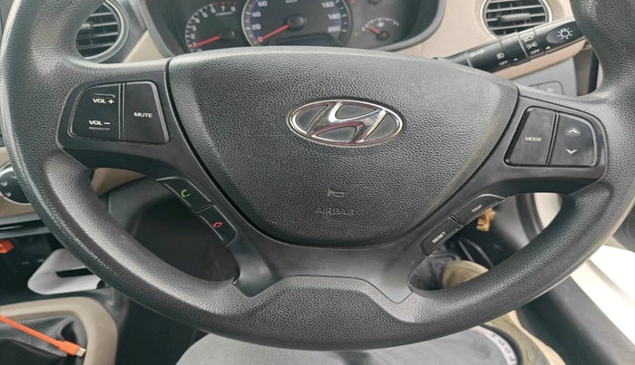 2016 Hyundai Xcent SX 1.2, CNG, Manual, 1,02,477 km, interior