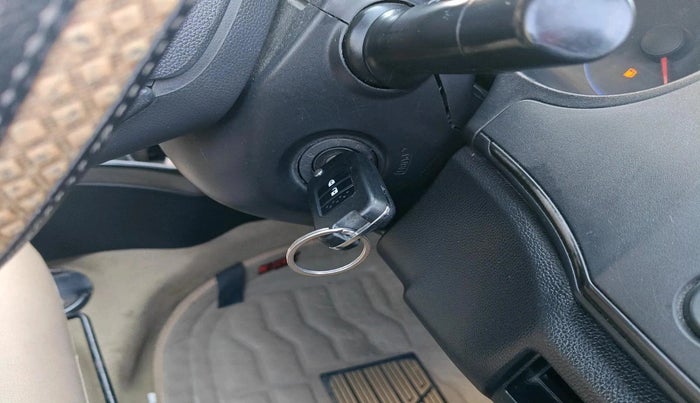 2014 Honda City 1.5L I-DTEC S, Diesel, Manual, 1,21,275 km, interior