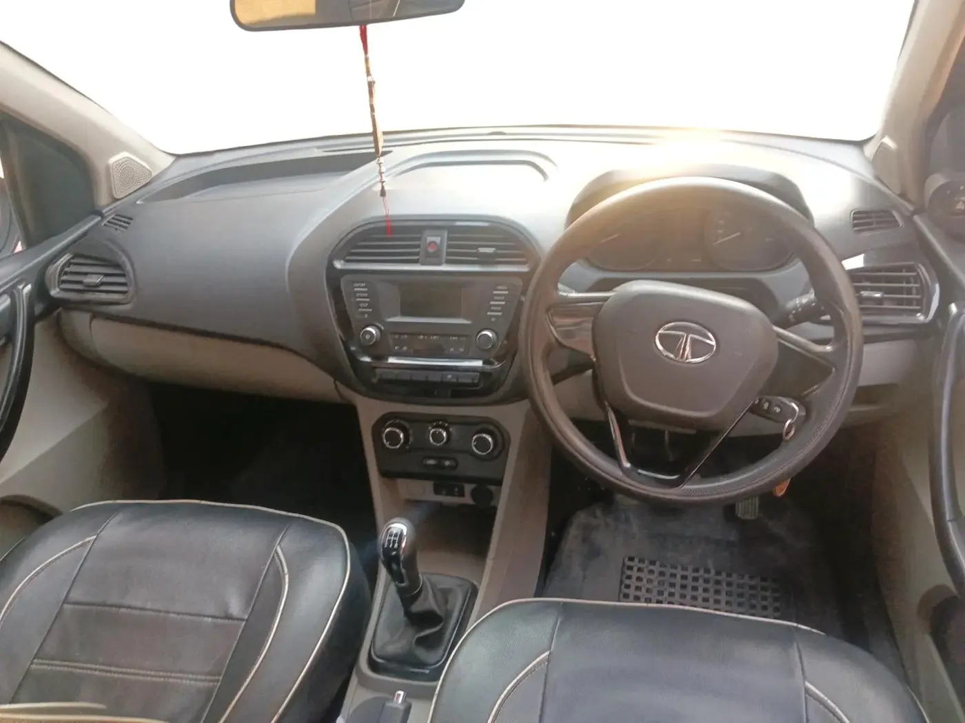 2018 Tata Tiago XT PETROL, Petrol, Manual, 87,133 km, interior