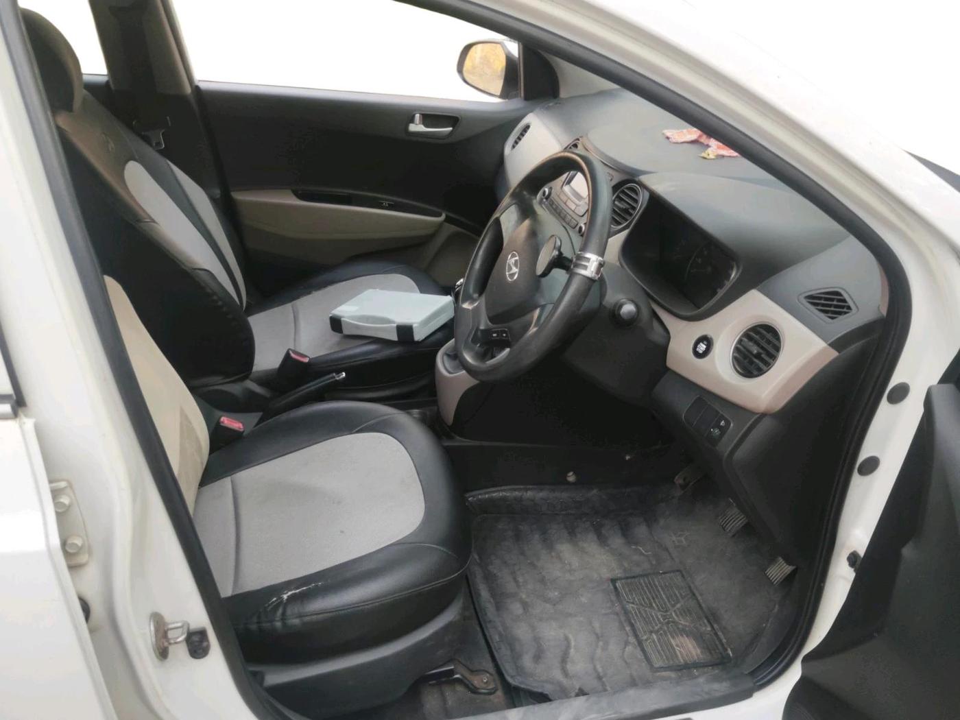 2013 Hyundai Grand i10 SPORTZ 1.1 CRDI, Diesel, Manual, 2,51,641 km, interior